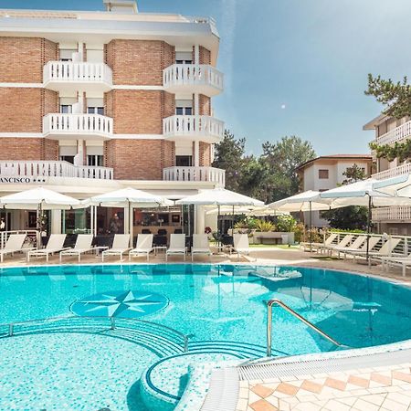 Hotel San Francisco Линяно Сабиадоро Екстериор снимка