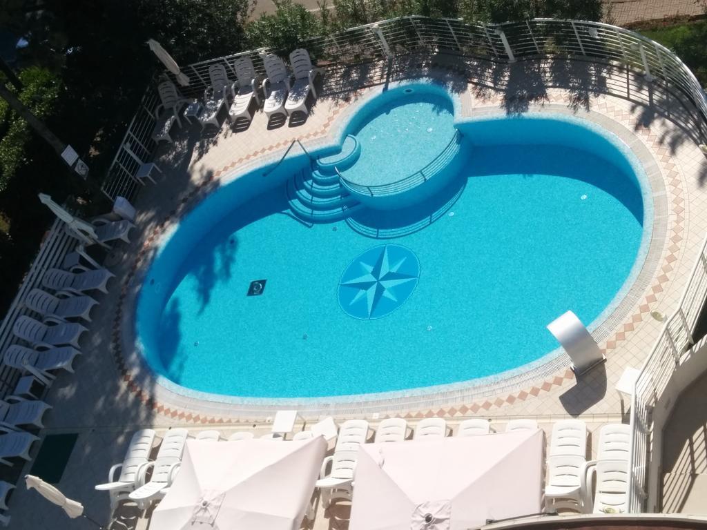 Hotel San Francisco Линяно Сабиадоро Екстериор снимка