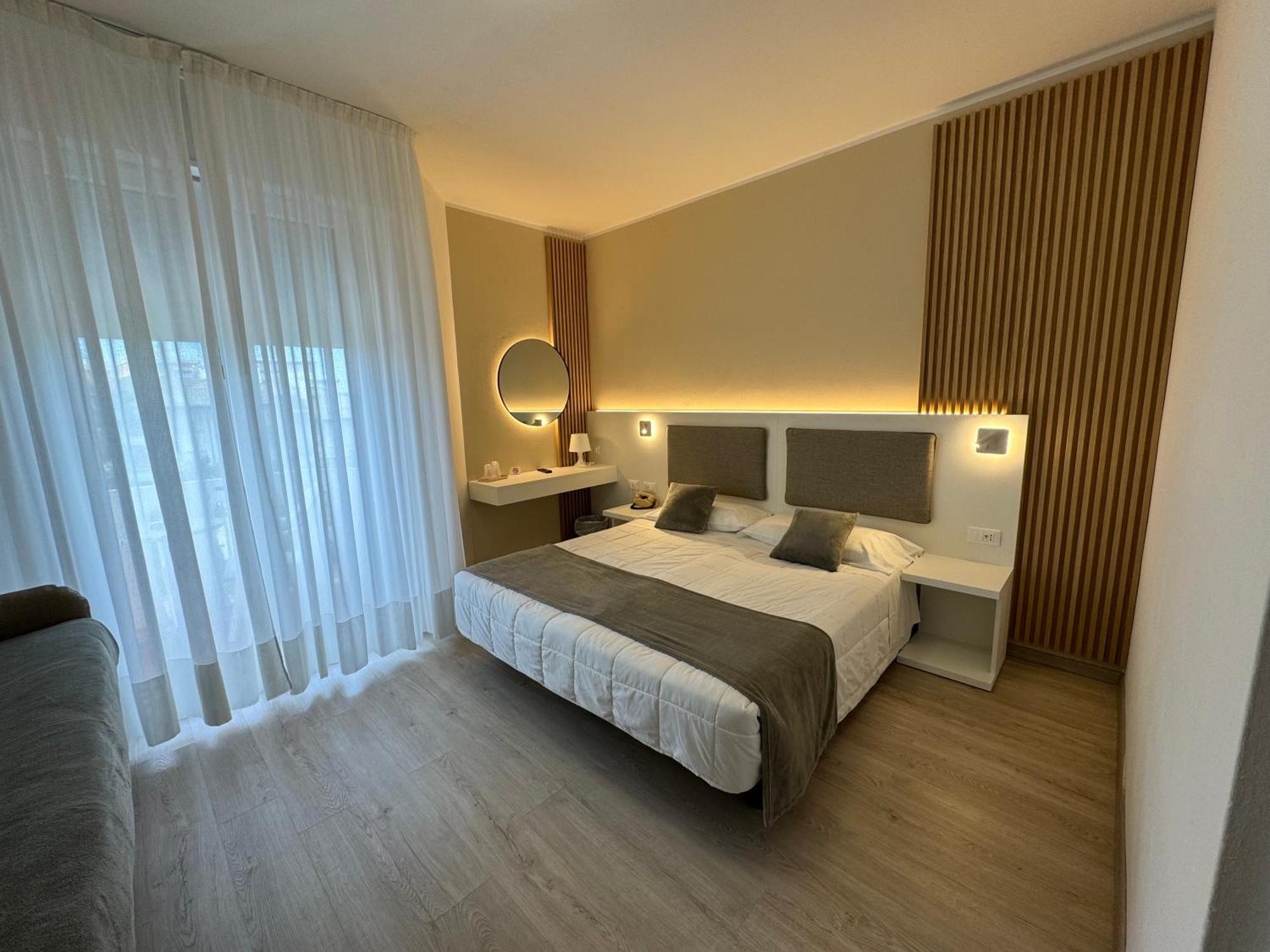 Hotel San Francisco Линяно Сабиадоро Екстериор снимка