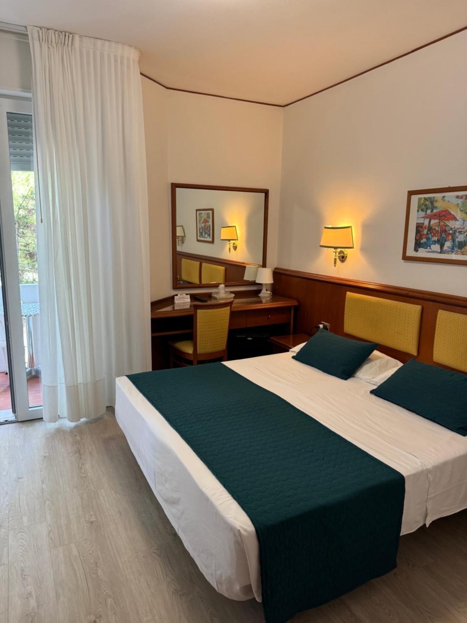 Hotel San Francisco Линяно Сабиадоро Екстериор снимка