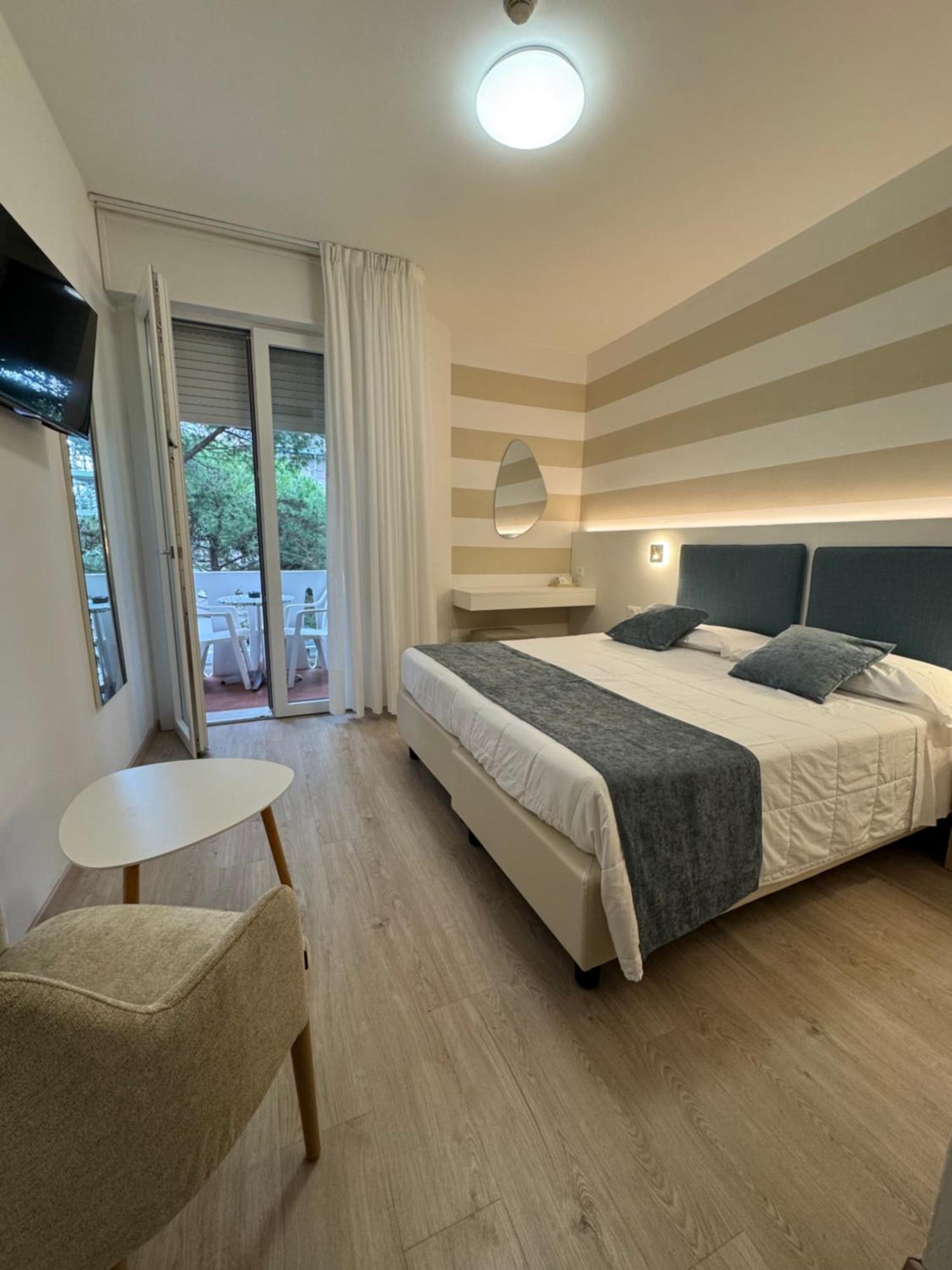 Hotel San Francisco Линяно Сабиадоро Екстериор снимка